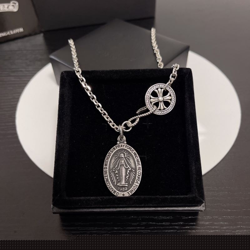 Ch**me He**ts necklaces